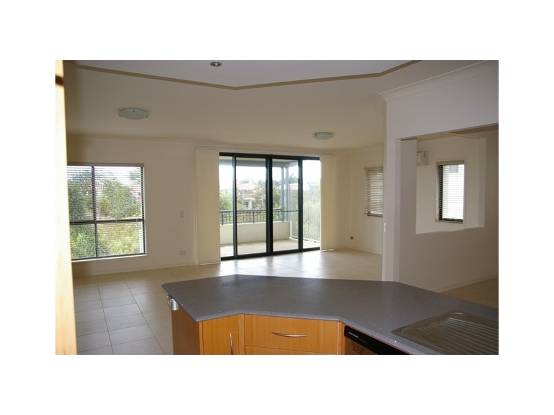 1054/1 The Cove Crescent, Carrara QLD 4211