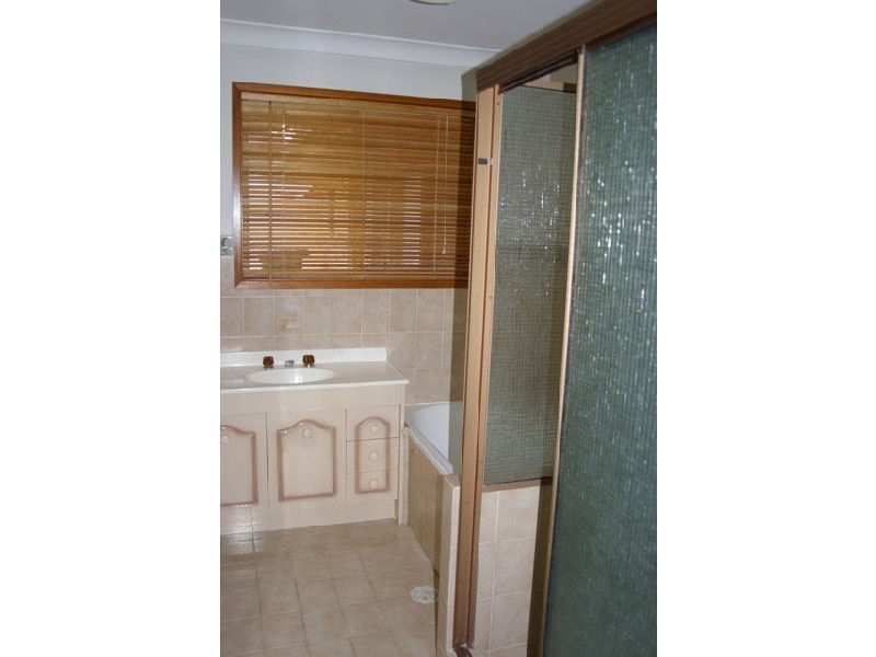 2 Solomon Court, Carrara QLD 4211