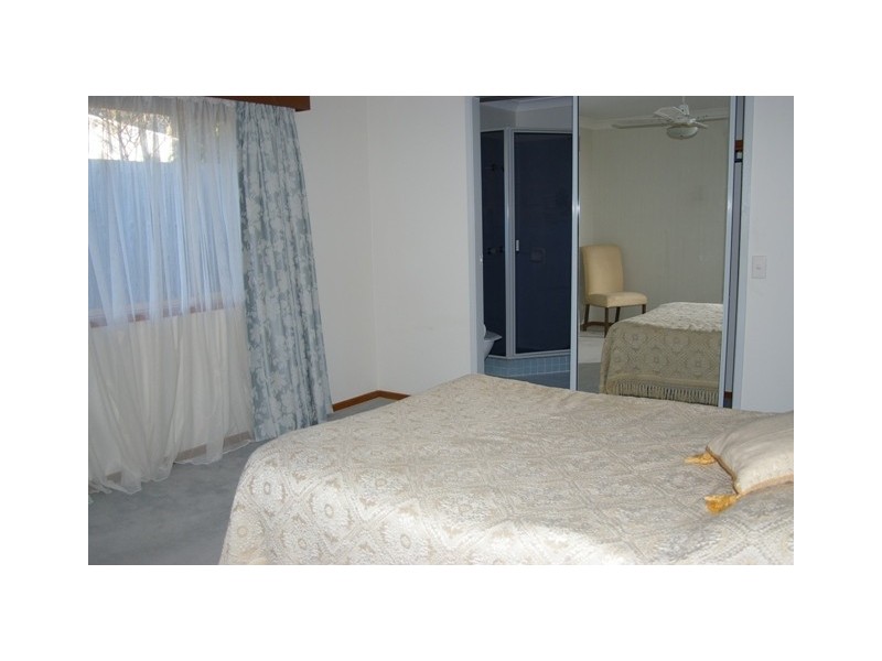 2 Solomon Court, Carrara QLD 4211