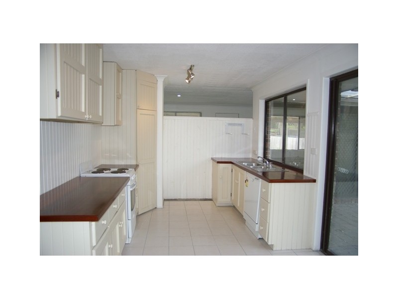 14 Levestam Court, Carrara QLD 4211