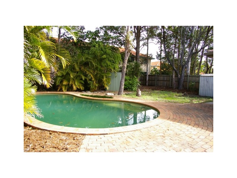 14 Levestam Court, Carrara QLD 4211