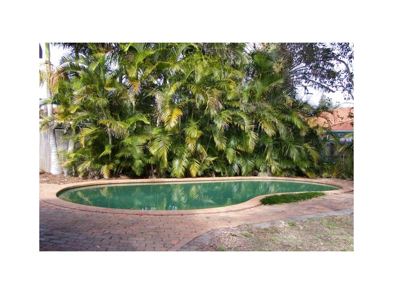 14 Levestam Court, Carrara QLD 4211