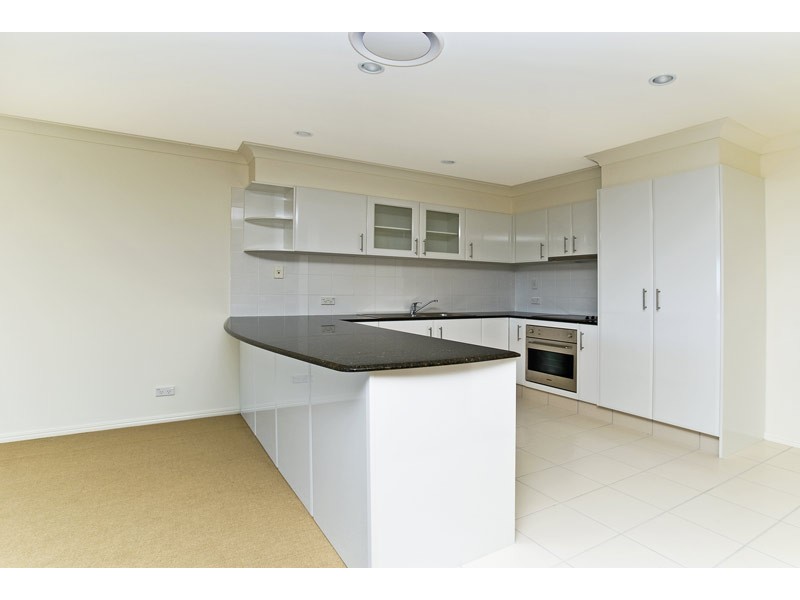 24/2 Ridgeline Way, Highland Park QLD 4211