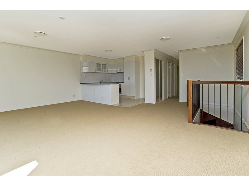 24/2 Ridgeline Way, Highland Park QLD 4211