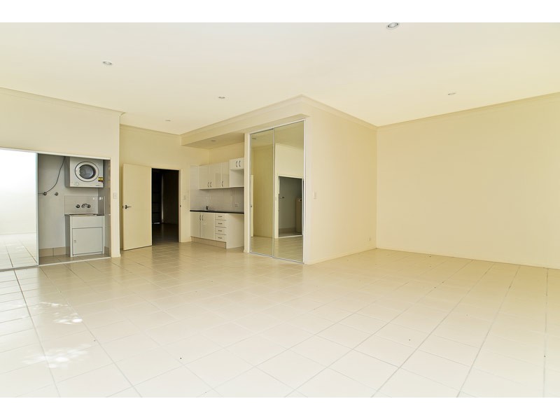 24/2 Ridgeline Way, Highland Park QLD 4211