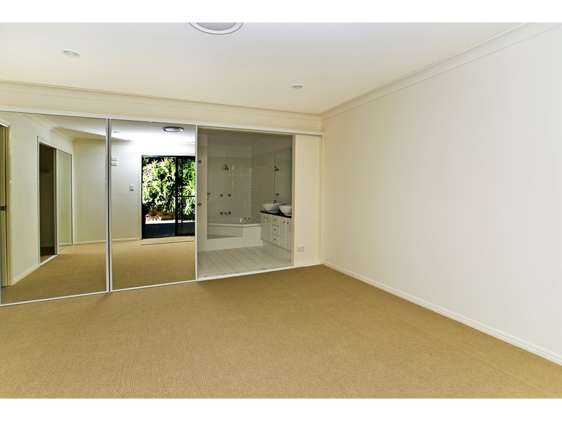 24/2 Ridgeline Way, Highland Park QLD 4211