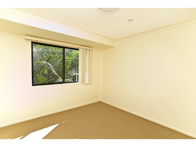 24/2 Ridgeline Way, Highland Park QLD 4211