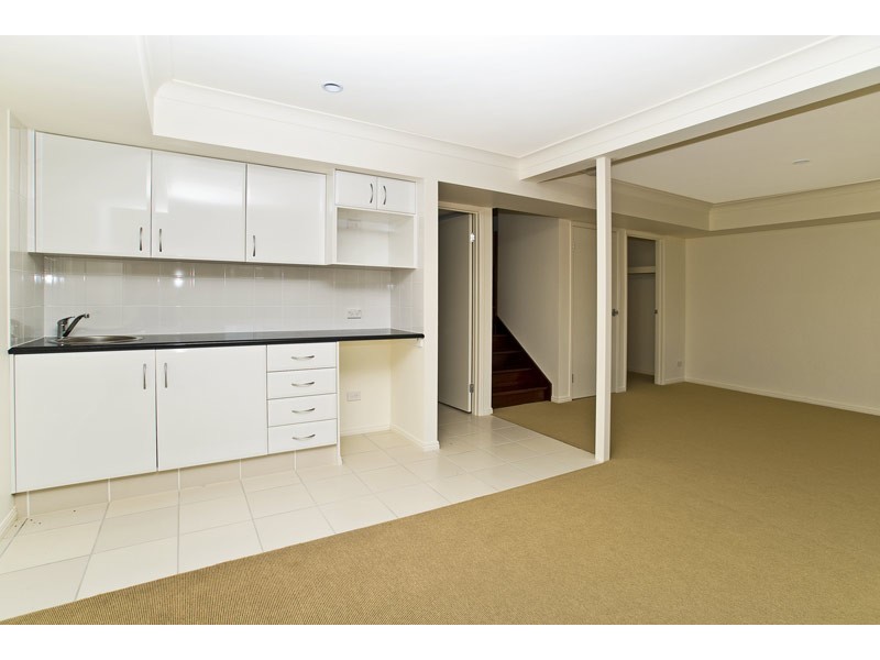 15/2 Ridgeline Way, Highland Park QLD 4211