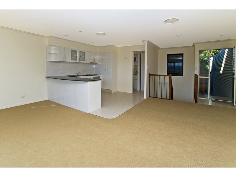 15/2 Ridgeline Way, Highland Park QLD 4211