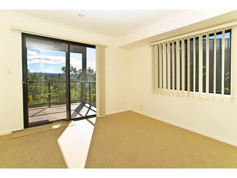 15/2 Ridgeline Way, Highland Park QLD 4211