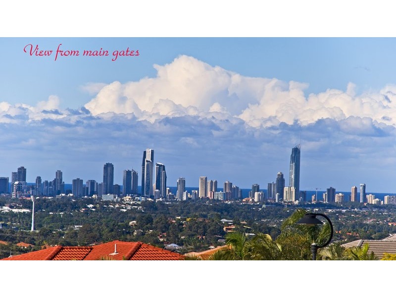 15/2 Ridgeline Way, Highland Park QLD 4211