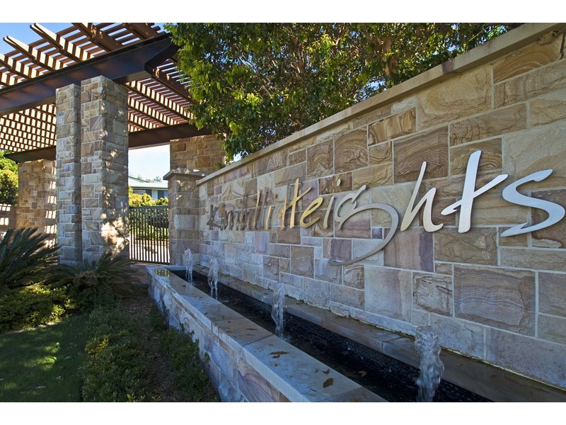15/2 Ridgeline Way, Highland Park QLD 4211