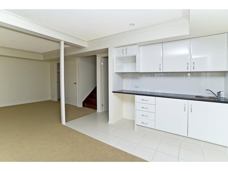 16/2 Ridgeline Way, Highland Park QLD 4211