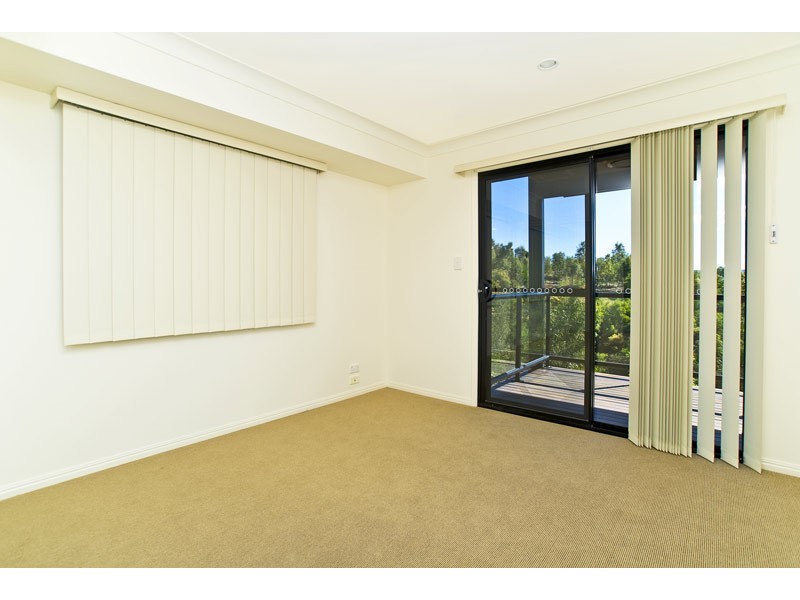 16/2 Ridgeline Way, Highland Park QLD 4211