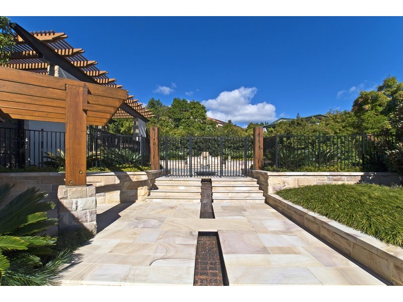 16/2 Ridgeline Way, Highland Park QLD 4211