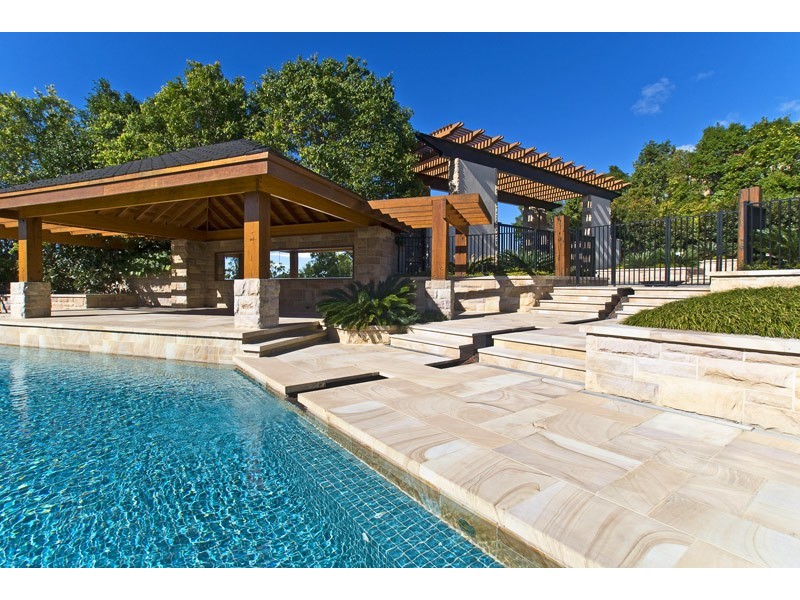 16/2 Ridgeline Way, Highland Park QLD 4211