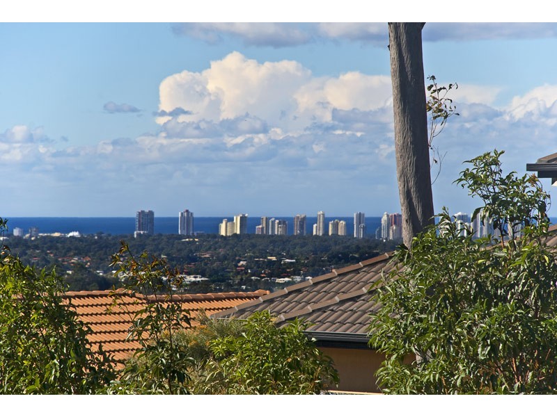 23/2 Ridgeline Way, Highland Park QLD 4211