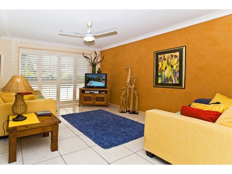 9 Elsemore Court, Carrara QLD 4211