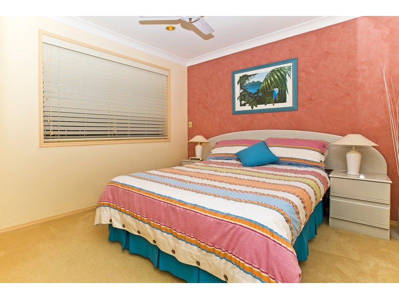 9 Elsemore Court, Carrara QLD 4211