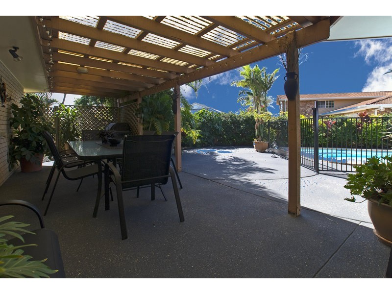 9 Elsemore Court, Carrara QLD 4211