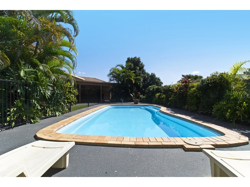 9 Elsemore Court, Carrara QLD 4211