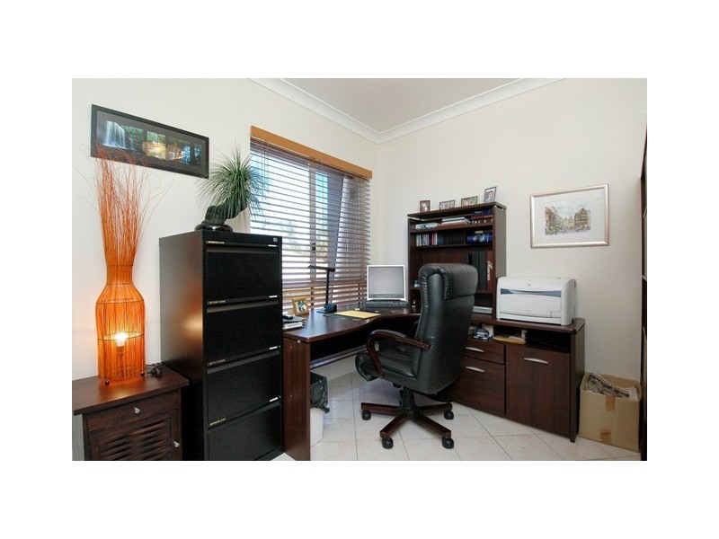 6 Colombo Court, Carrara QLD 4211