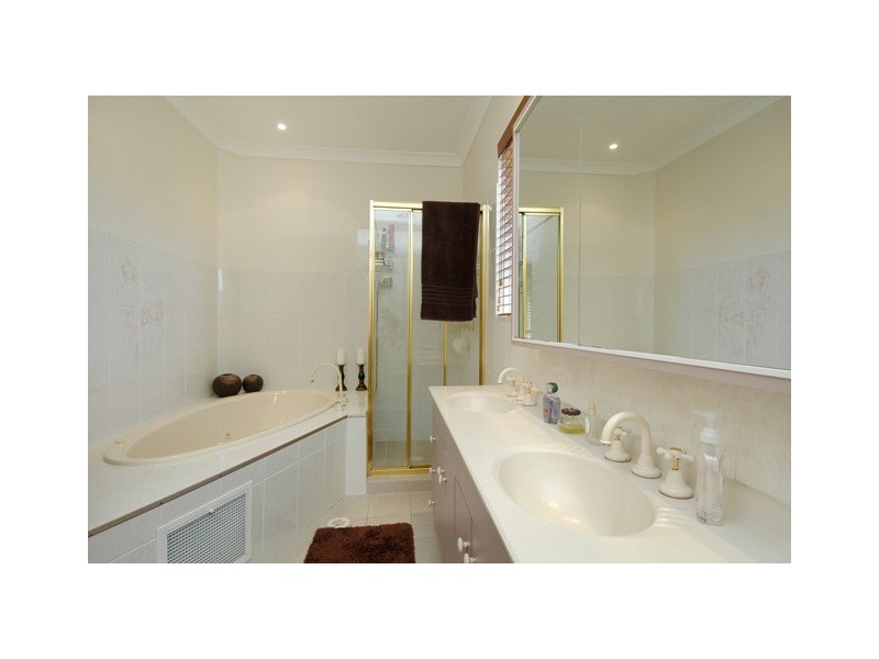 6 Colombo Court, Carrara QLD 4211