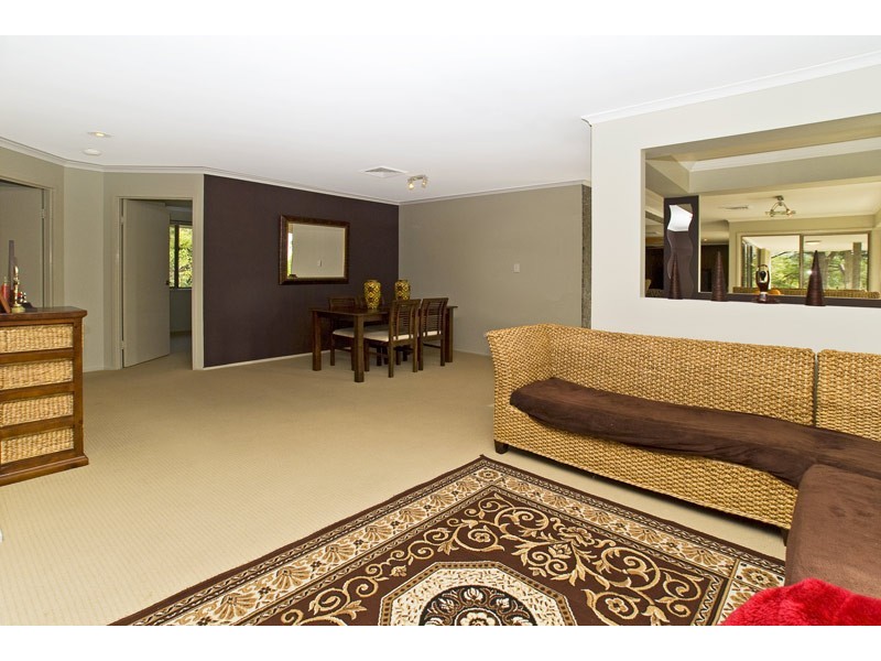 39 Strawberry Road, Mudgeeraba QLD 4213