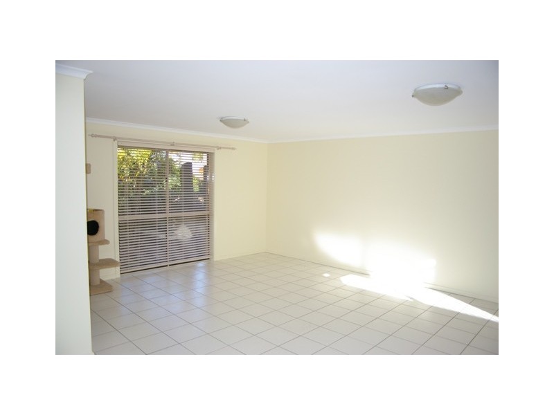 5 Bradstone Road, Carrara QLD 4211