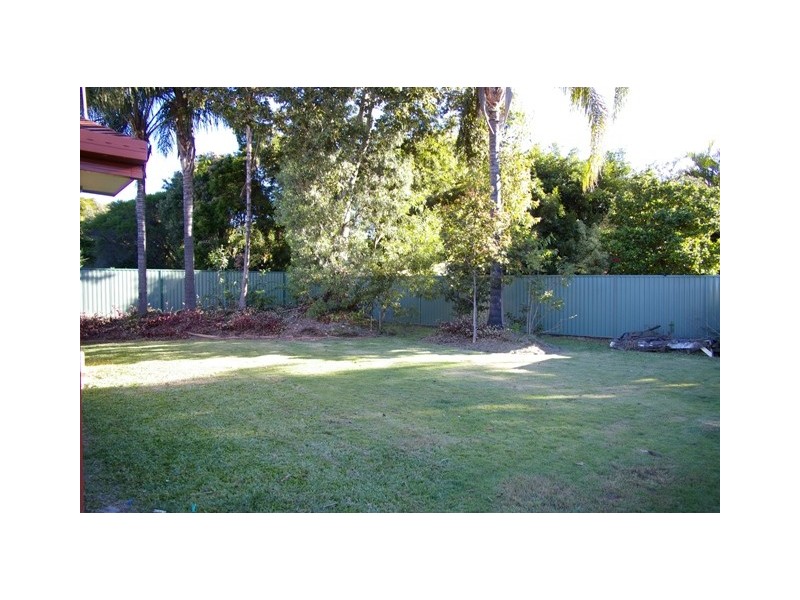 5 Bradstone Road, Carrara QLD 4211