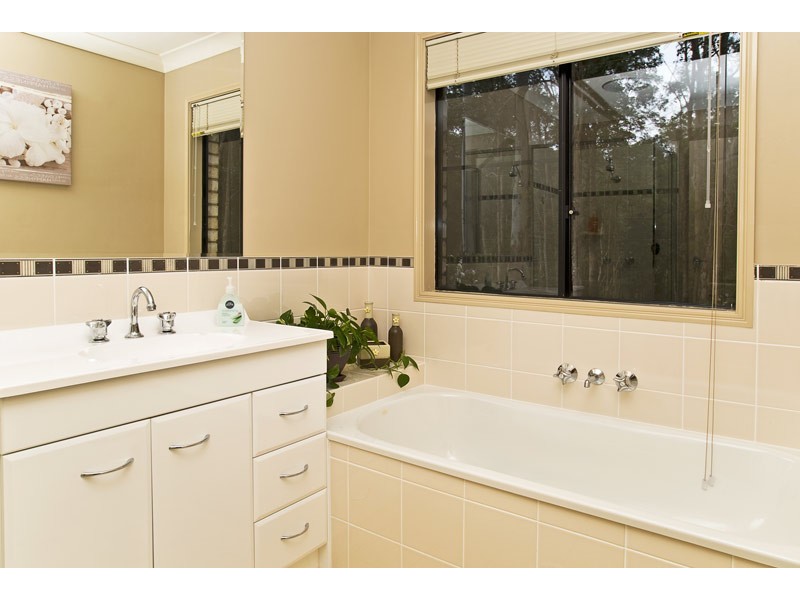 10 Blue Gum Court, Gilston QLD 4211