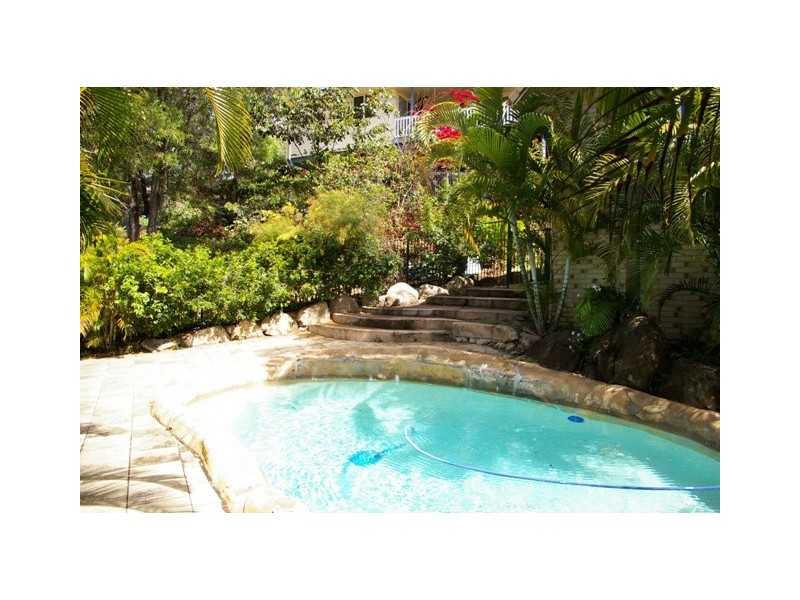 10 Paddington Drive, Carrara QLD 4211