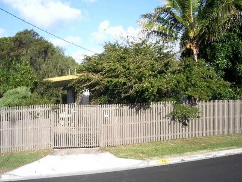 15 Wynflo Street, Labrador QLD 4215