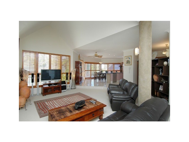 6 Colombo Court, Carrara QLD 4211