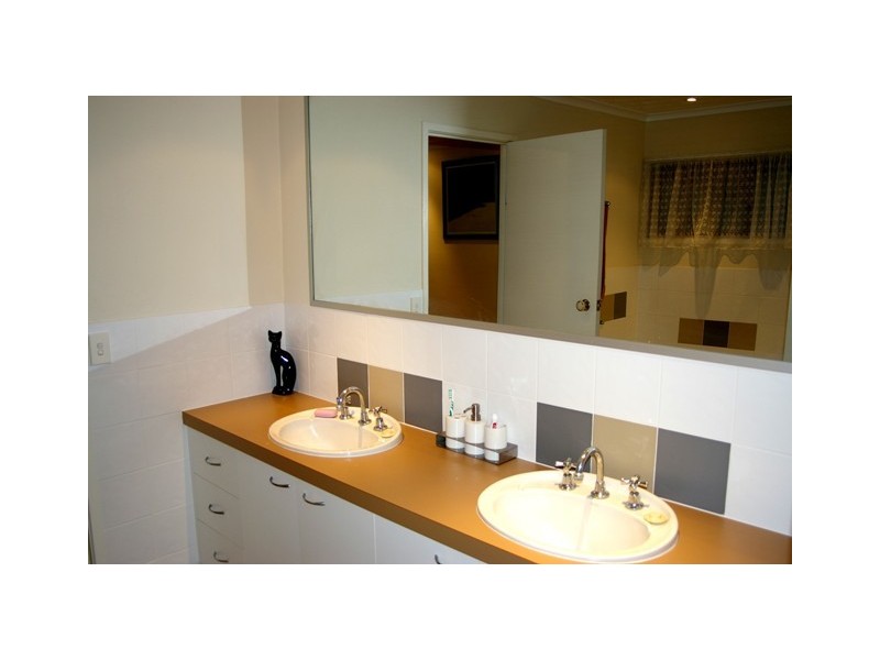 151 Alison Road, Carrara QLD 4211