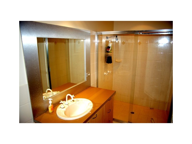 151 Alison Road, Carrara QLD 4211