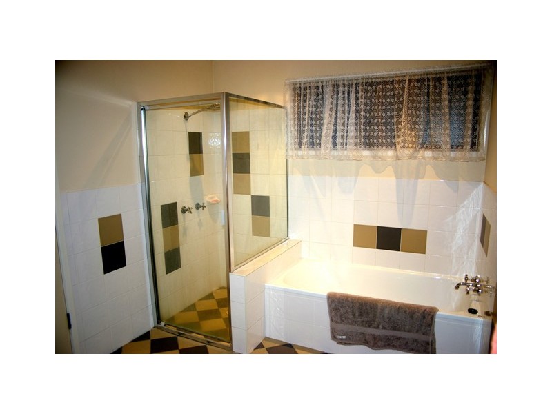 151 Alison Road, Carrara QLD 4211