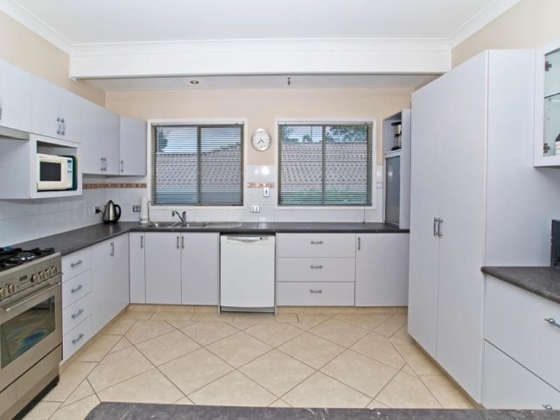 25 Bradstone Road, Carrara QLD 4211