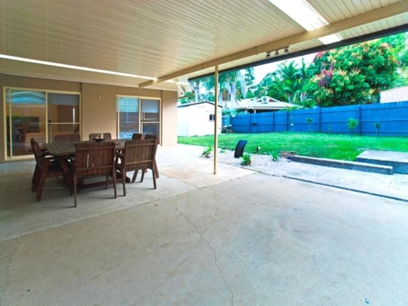 25 Bradstone Road, Carrara QLD 4211