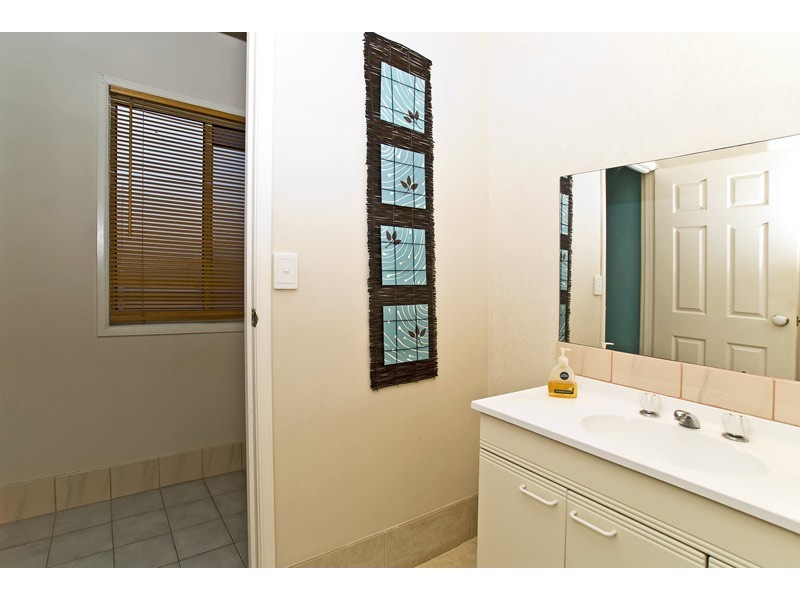 25 Bradstone Road, Carrara QLD 4211