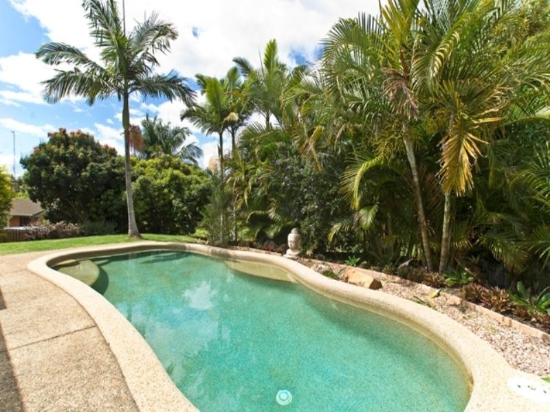 6 Cambridge Court, Carrara QLD 4211