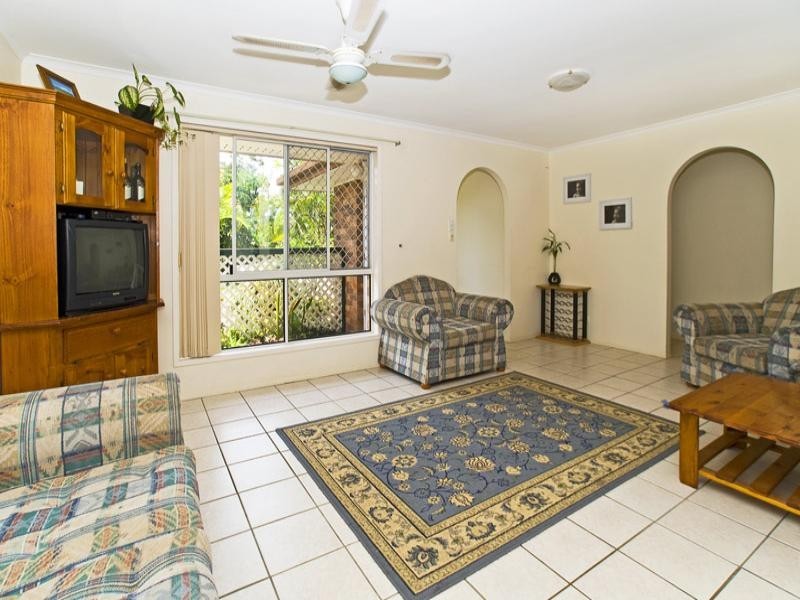3 Amethyst Court, Carrara QLD 4211