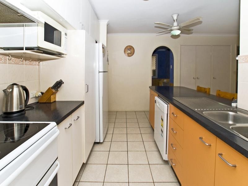 3 Amethyst Court, Carrara QLD 4211