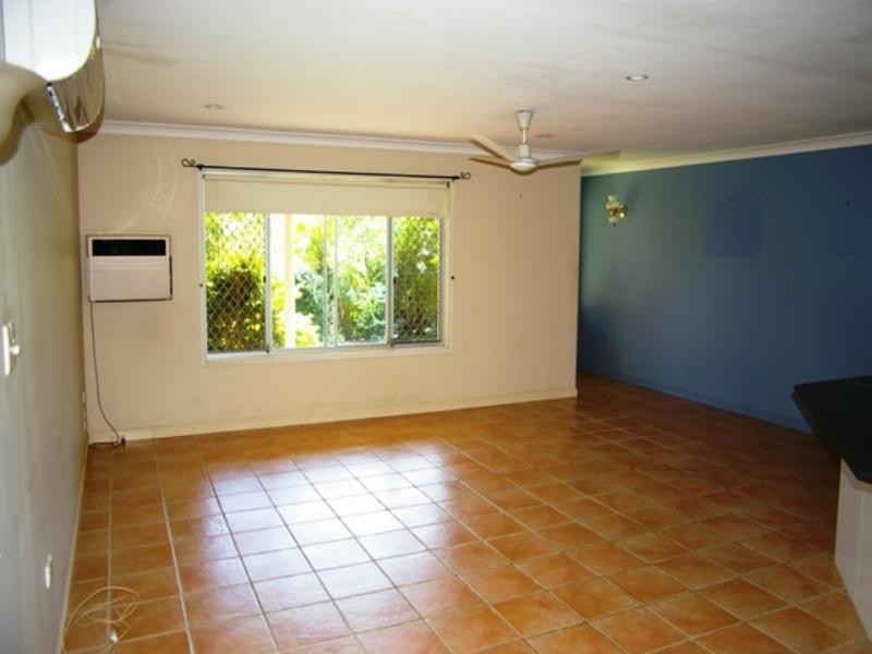 16 Tambourah Street, Benowa QLD 4217