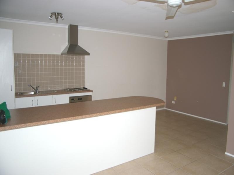 1/291 Government Road, Labrador QLD 4215