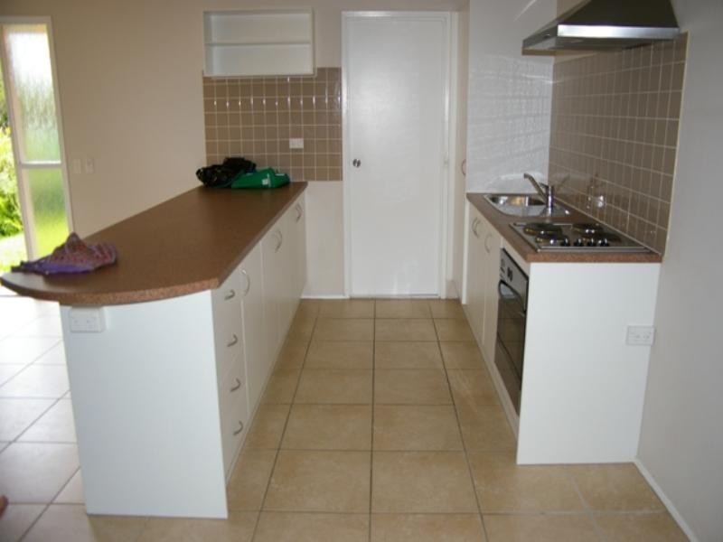 1/291 Government Road, Labrador QLD 4215