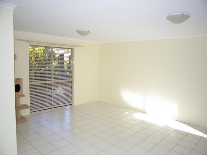 5 Bradstone Road, Carrara QLD 4211