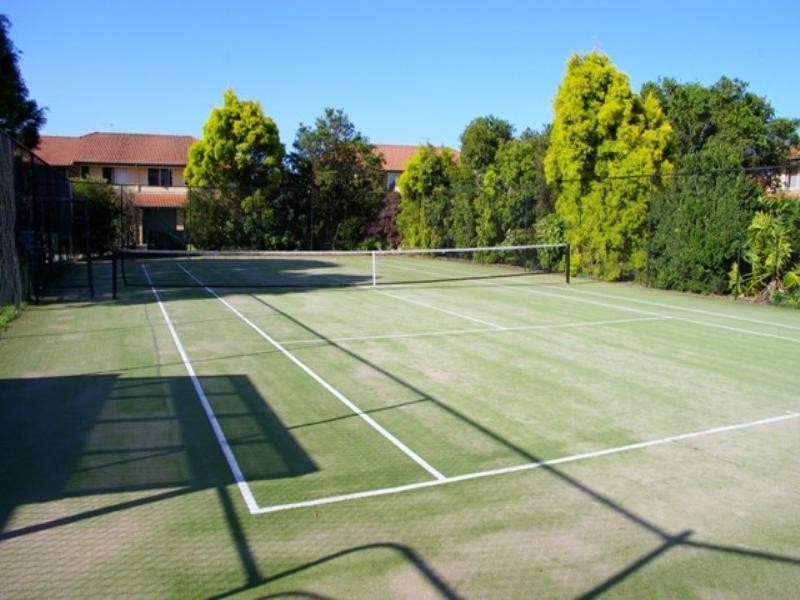 2/23 Tristan Court, Benowa QLD 4217