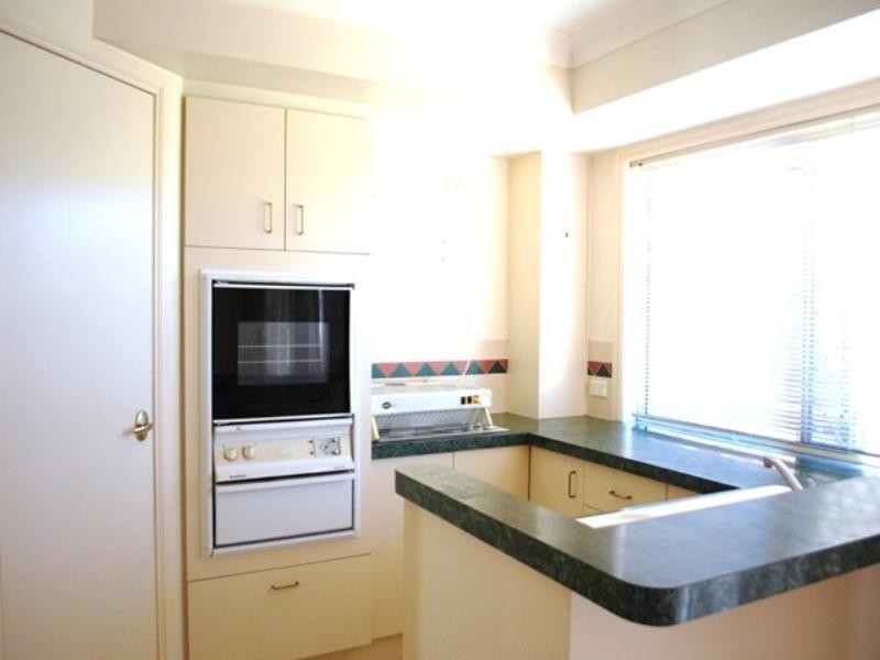 2/23 Tristan Court, Benowa QLD 4217