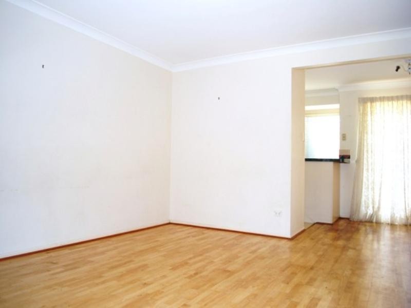 2/23 Tristan Court, Benowa QLD 4217